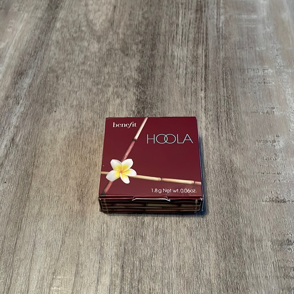 Benefit HOOLA
